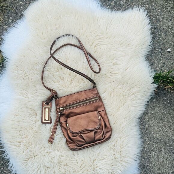 B. Makowsky Brown Leather Crossbody Bag with Adjustable Strap - Picture 1 of 11